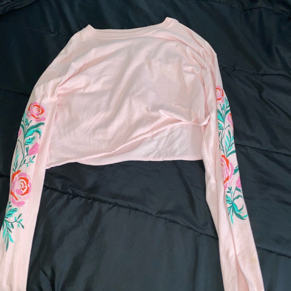 Cropped long sleeve shirt